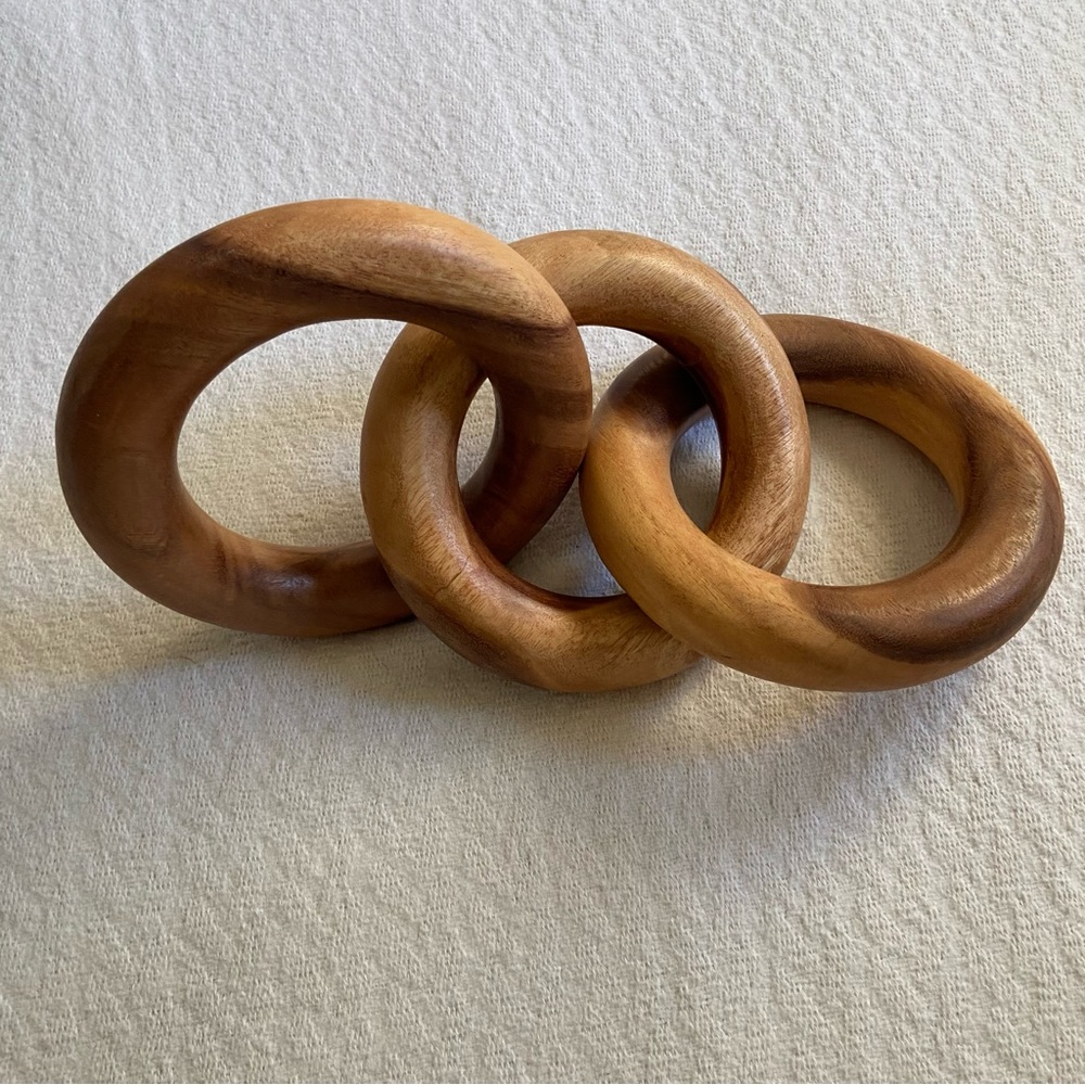Three Oversized Intertwined Wood Rings Sculpture - Picture 9 of 12